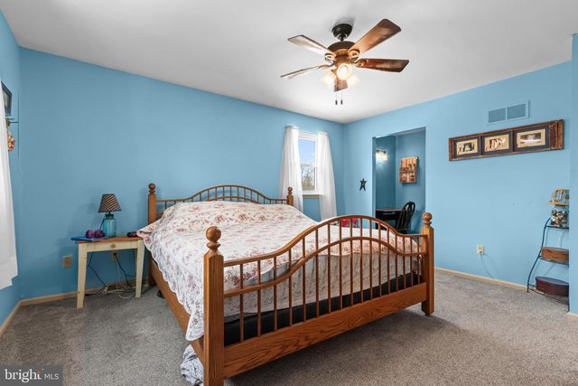 119 CHESTNUT DR, Quakertown, PA 18951