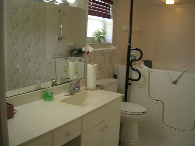 740 Lake Orchid Circle 108, Vero Beach, FL 32962