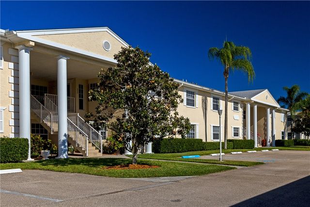 740 Lake Orchid Circle 108, Vero Beach, FL 32962