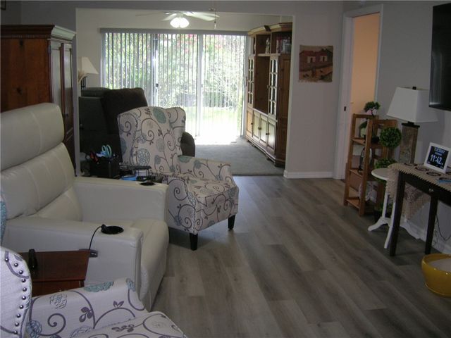 740 Lake Orchid Circle 108, Vero Beach, FL 32962