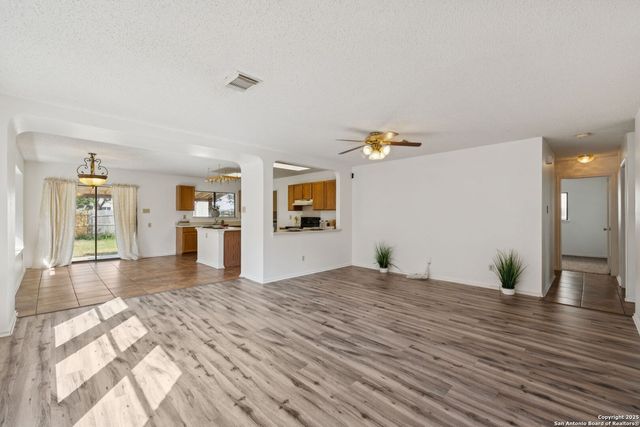 8150 Cheryl Meadow, Converse, TX 78109