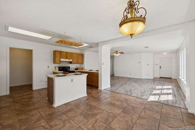 8150 Cheryl Meadow, Converse, TX 78109