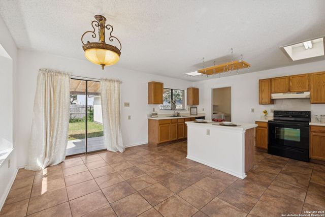 8150 Cheryl Meadow, Converse, TX 78109