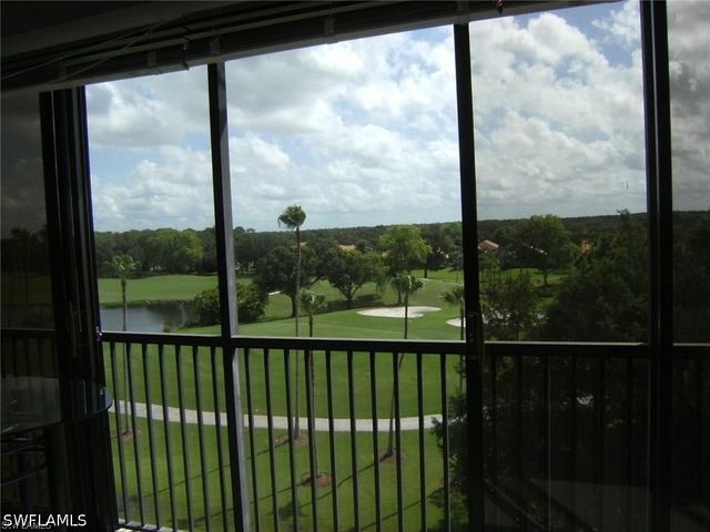 230 Vintage CIR 504, Naples, FL 34119