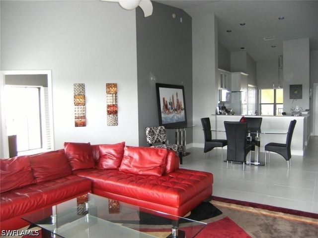 230 Vintage CIR 504, Naples, FL 34119