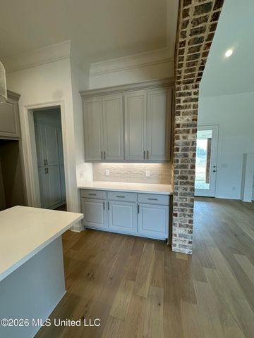 404 Aurora Circle, Canton, MS 39046