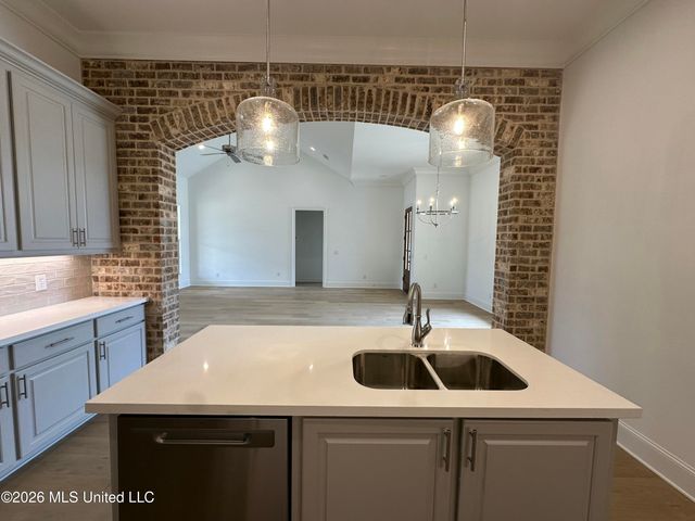 404 Aurora Circle, Canton, MS 39046