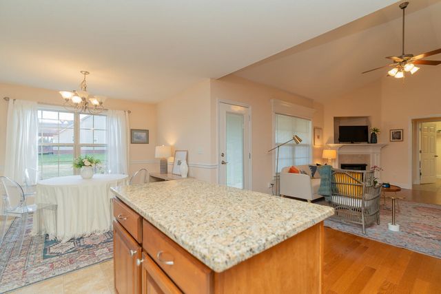 136 Honeyberry Lane, Rossville, GA 30741