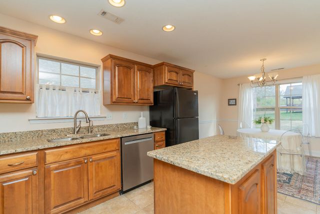 136 Honeyberry Lane, Rossville, GA 30741