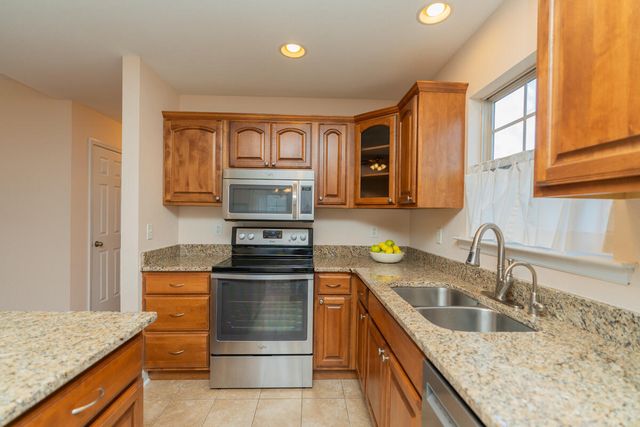 136 Honeyberry Lane, Rossville, GA 30741