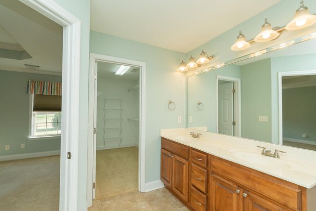 136 Honeyberry Lane, Rossville, GA 30741