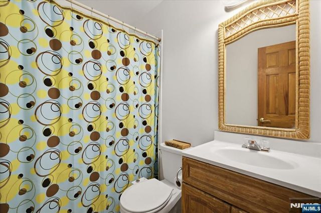 507 Terhune Terrace, Wyckoff, NJ 07481