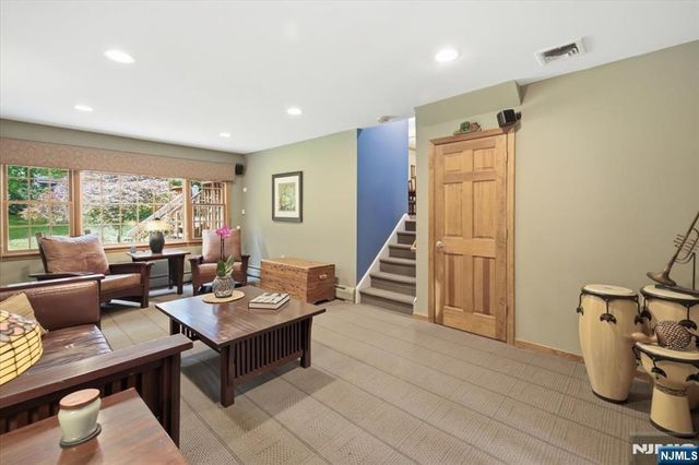 507 Terhune Terrace, Wyckoff, NJ 07481