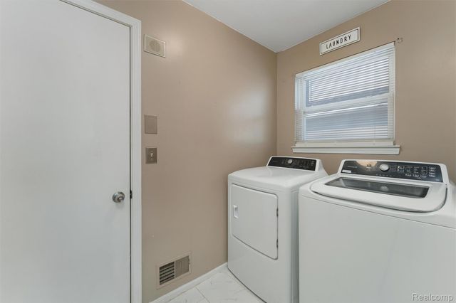 6235 Crystal Lake Drive, Romulus, MI 48174