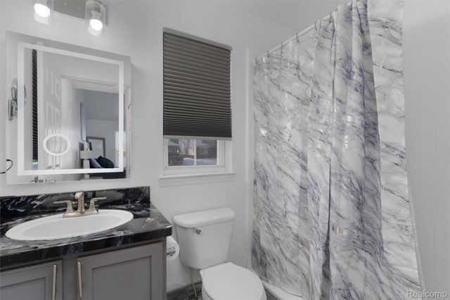 6235 Crystal Lake Drive, Romulus, MI 48174