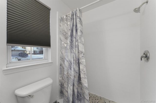 6235 Crystal Lake Drive, Romulus, MI 48174