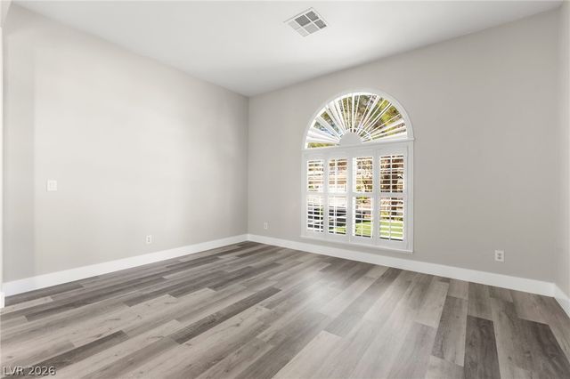 5121 Burr Oak Drive, Las Vegas, NV 89130