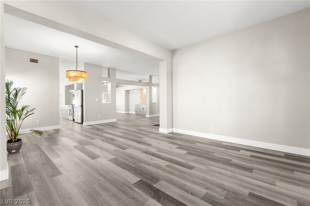 5121 Burr Oak Drive, Las Vegas, NV 89130