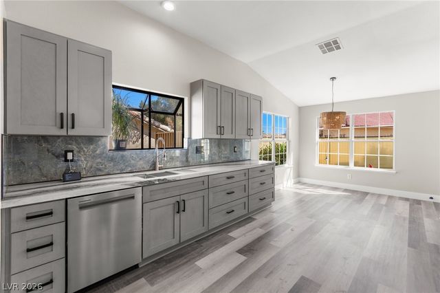 5121 Burr Oak Drive, Las Vegas, NV 89130