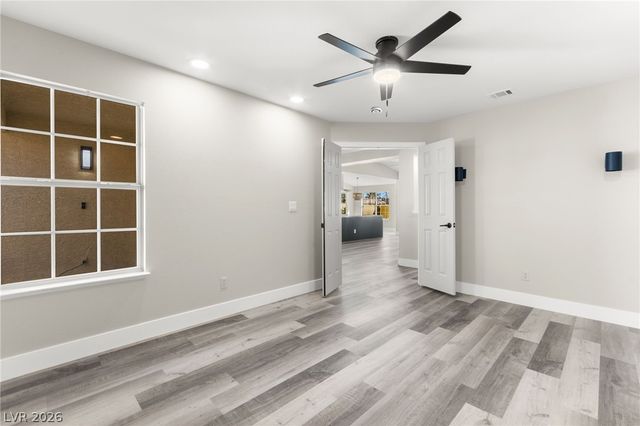 5121 Burr Oak Drive, Las Vegas, NV 89130