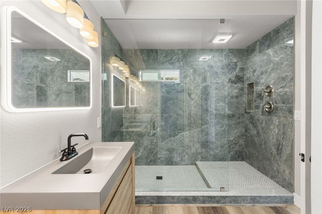 5121 Burr Oak Drive, Las Vegas, NV 89130