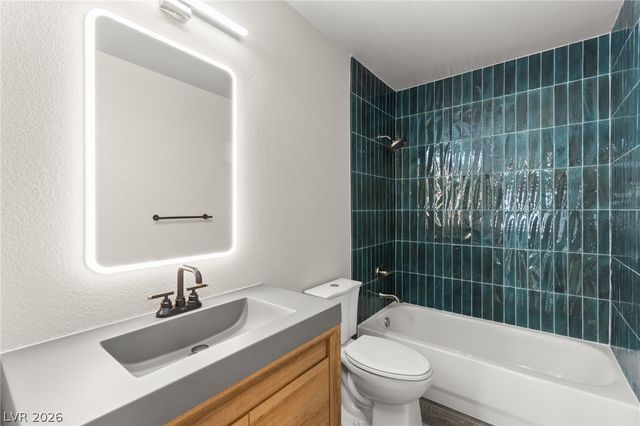 5121 Burr Oak Drive, Las Vegas, NV 89130