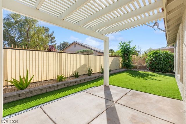 5121 Burr Oak Drive, Las Vegas, NV 89130