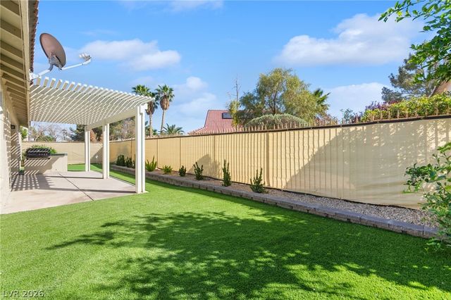 5121 Burr Oak Drive, Las Vegas, NV 89130