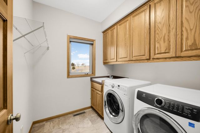 1805 Creek Lane, Northfield, MN 55057