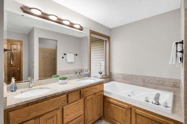 1805 Creek Lane, Northfield, MN 55057