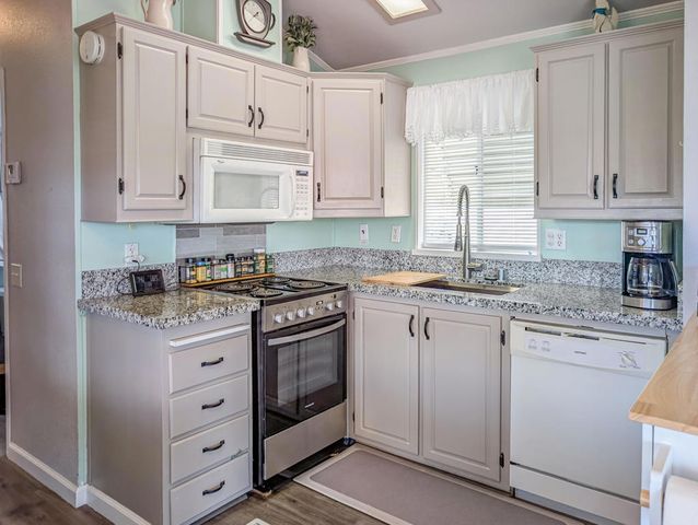 70200 Dillon Road 105, Desert Hot Springs, CA 92241