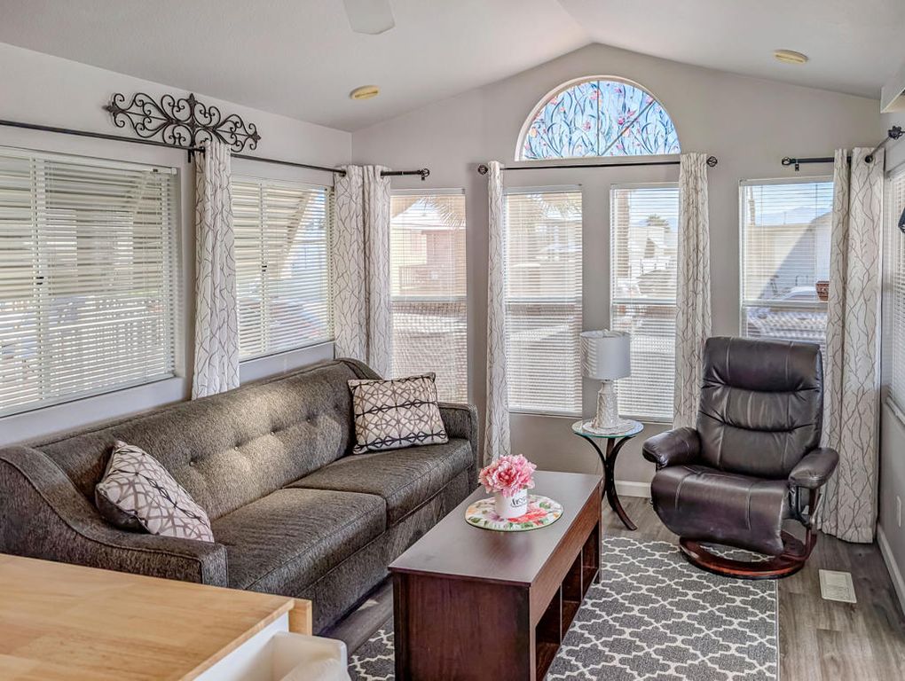 Image 12 of property listing at 70200 Dillon Road 105, Desert Hot Springs, CA 92241