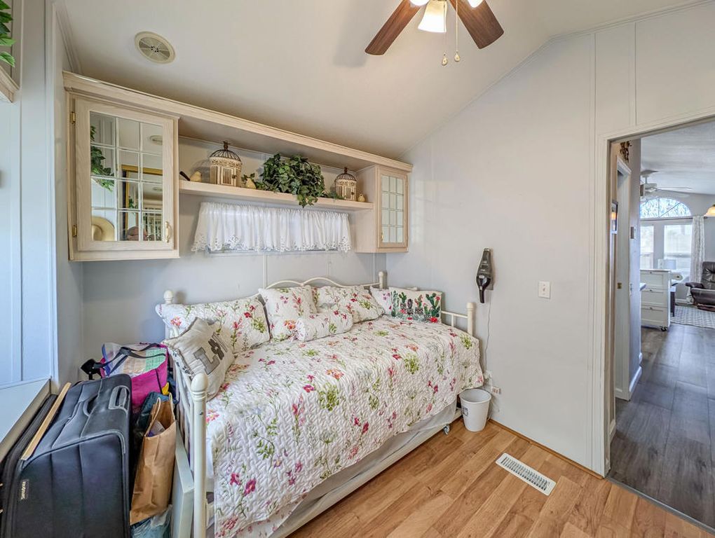 Image 21 of property listing at 70200 Dillon Road 105, Desert Hot Springs, CA 92241