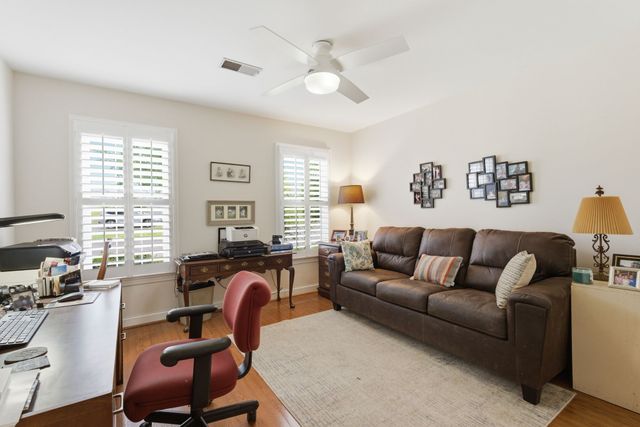 905 Glenmary Ct, Nashville, TN 37205