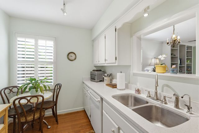 905 Glenmary Ct, Nashville, TN 37205