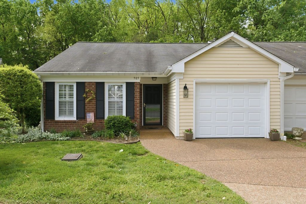 905 Glenmary Ct, Nashville, TN 37205
