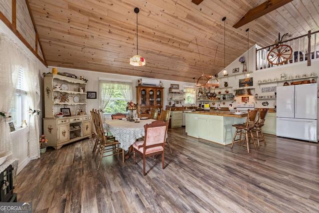 53 Fox Run 77, Blue Ridge, GA 30513