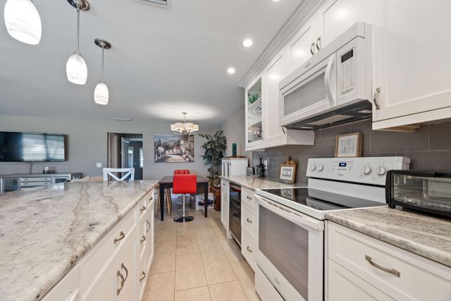 150 South Boulevard B, Boynton Beach, FL 33435