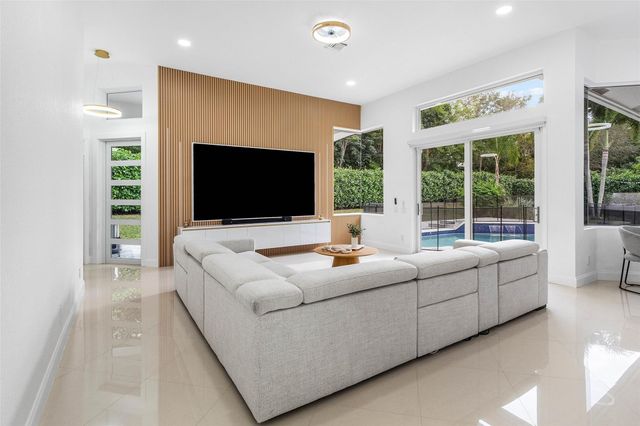 6236 NW 82nd Avenue, Parkland, FL 33067