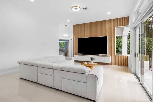 6236 NW 82nd Avenue, Parkland, FL 33067