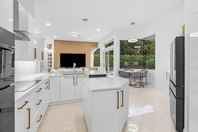 6236 NW 82nd Avenue, Parkland, FL 33067