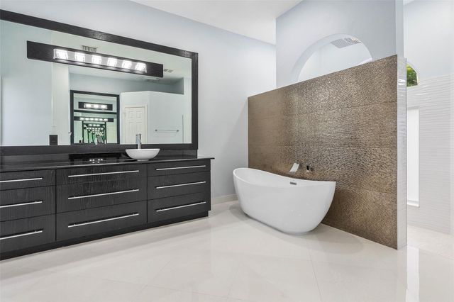 6236 NW 82nd Avenue, Parkland, FL 33067