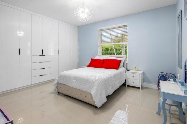 6236 NW 82nd Avenue, Parkland, FL 33067