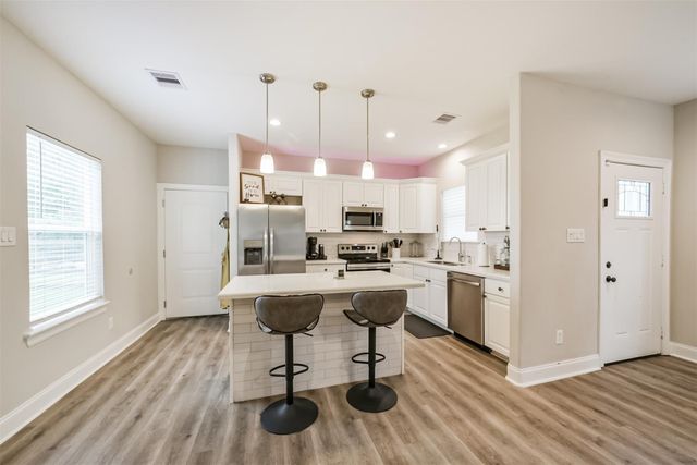 725 Magnolia Point Drive, Houston, TX 77336