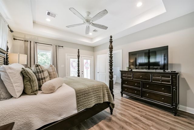 725 Magnolia Point Drive, Houston, TX 77336