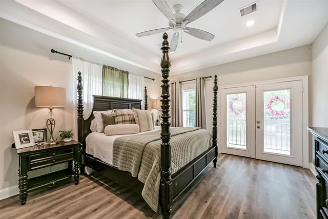 725 Magnolia Point Drive, Houston, TX 77336