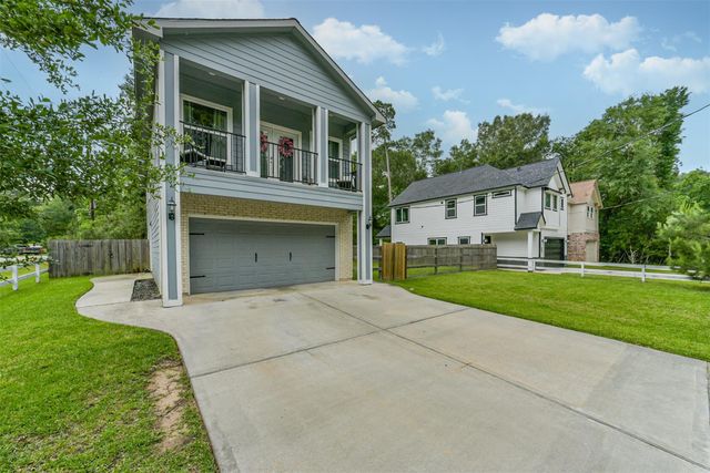 725 Magnolia Point Drive, Houston, TX 77336