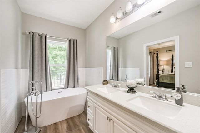 725 Magnolia Point Drive, Houston, TX 77336