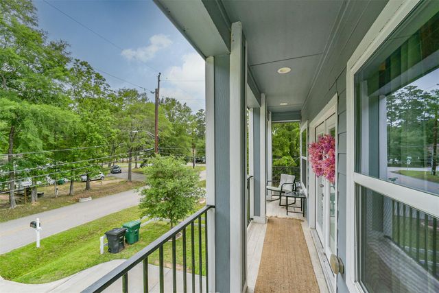 725 Magnolia Point Drive, Houston, TX 77336