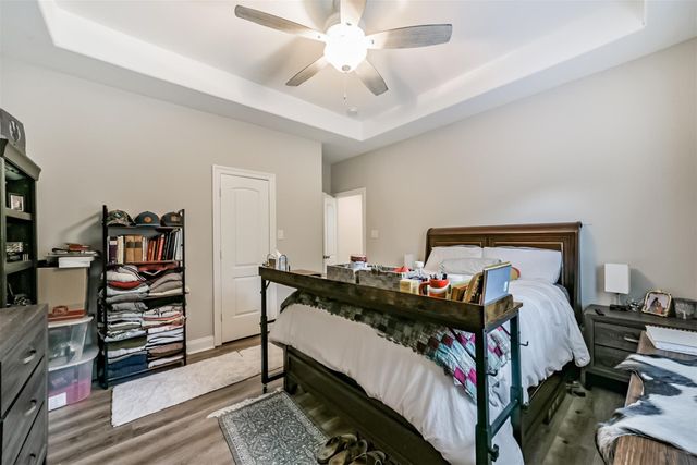 725 Magnolia Point Drive, Houston, TX 77336